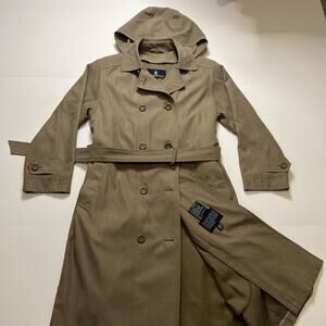 London Fog Women’s Trenchcoat Zip Out Lining Size 6 Petite